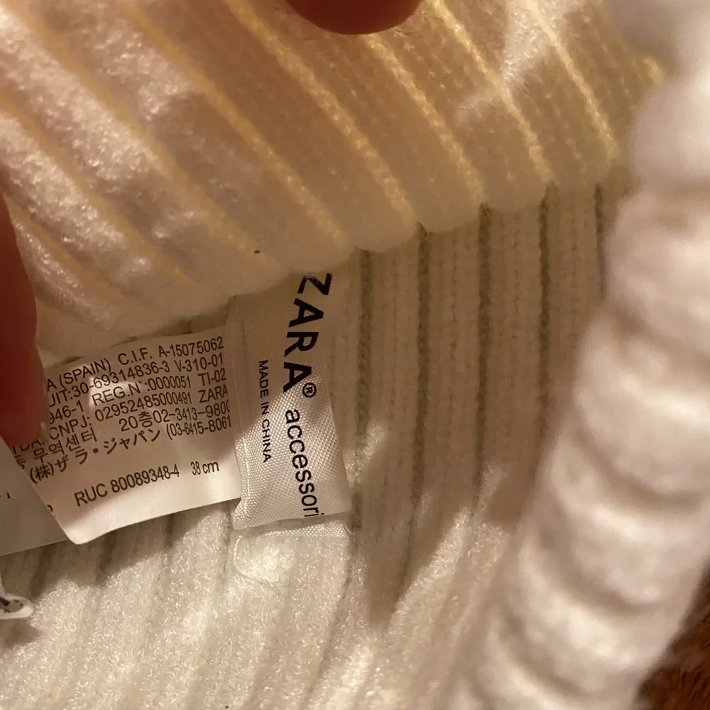 Zara girls hat OS